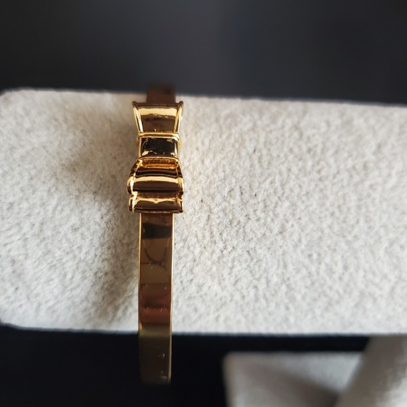 Kate Spade New York TAKE A BOW Gold Plated Bangle Bracelet Casual Everyday - Picture 4 of 7